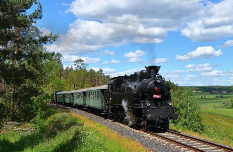 Parní vlak připomene 125. výročí tratě Protivec – Bochov