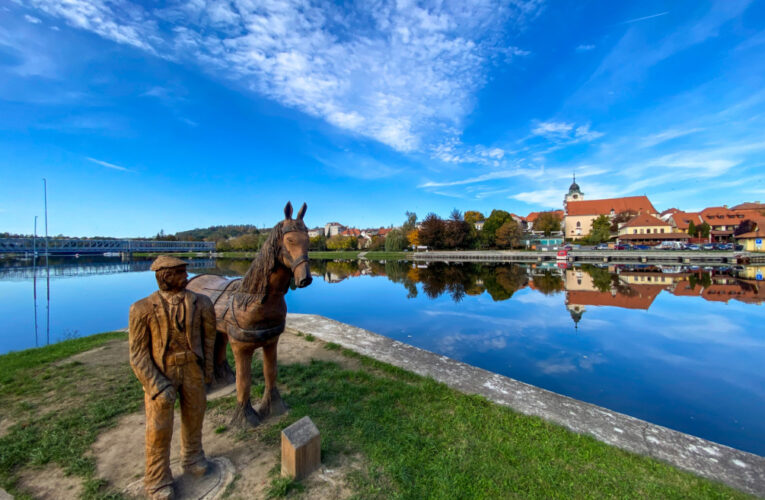 Vorařství, tradiční stavba vorů a jejich plavení po řekách jsou nově chráněné seznamem UNESCO