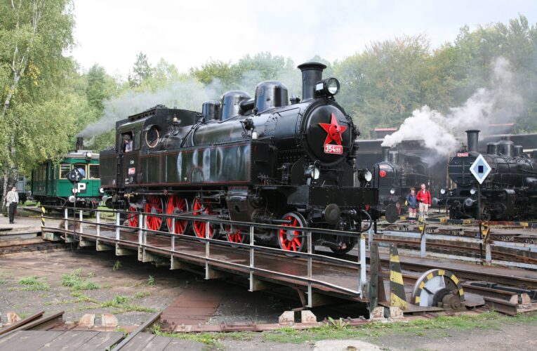 Parní lokomotivy uzavřou sezónu v ČD Muzeu v Lužné u Rakovníka, v letošní sezóně sem zavítalo více než 35 tisíc návštěvníků