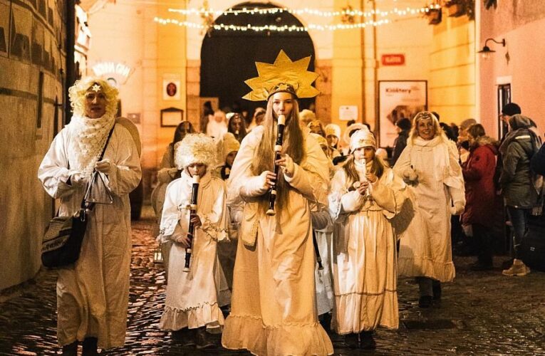 Adventní Český Krumlov bude andělský a pohádkový.