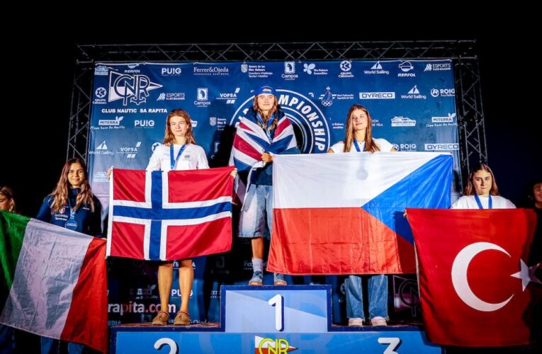 Bronz z mistrovství světa iQFoil Youth & Junior pro Nelu Sadílkovou, členku RODOP junior iQFoil Teamu